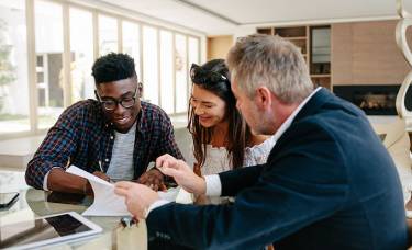 How to pick the right real estate agent